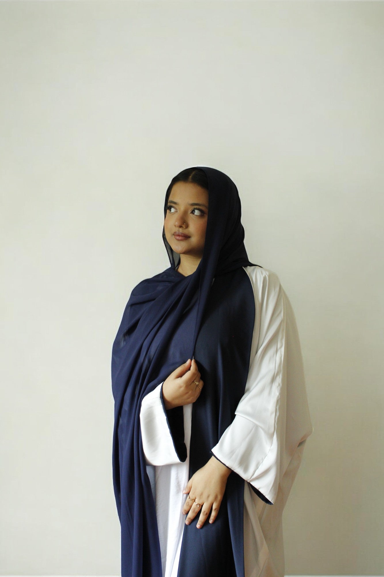 Iris Reversible Abaya